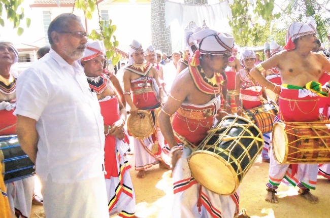 හේවිසී වාදකයනි -ජාත්‍යන්තරයට යන්න ලෑස්ති වෙන්න.